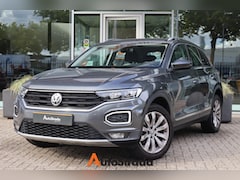 Volkswagen T-Roc - 1.5 Sport TSI 150pk | LED | Adaptive | Climate | Carplay | Virtual | Trekhaak | Navigatie