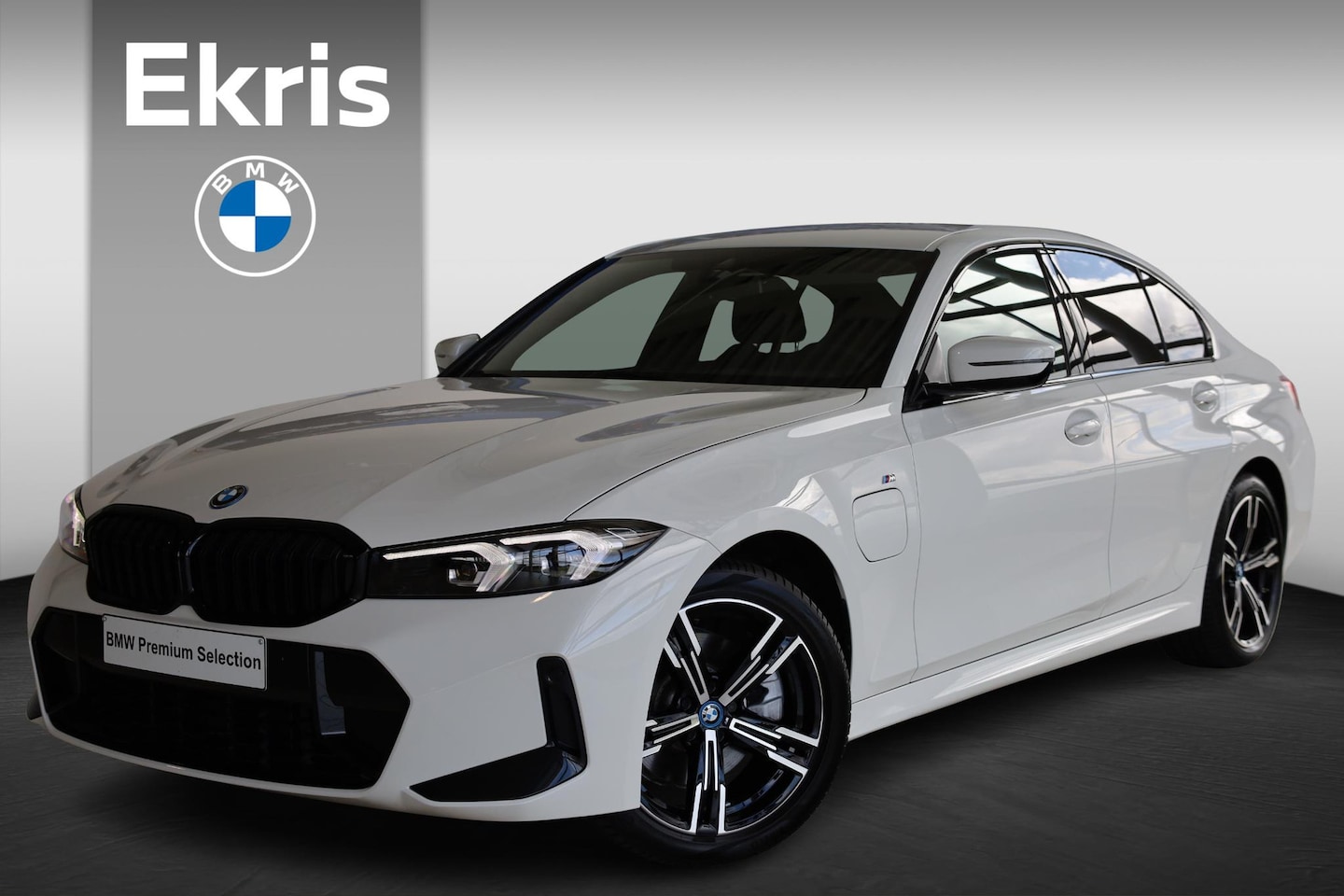 BMW 3-serie - Sedan 330e M Sportpakket - AutoWereld.nl