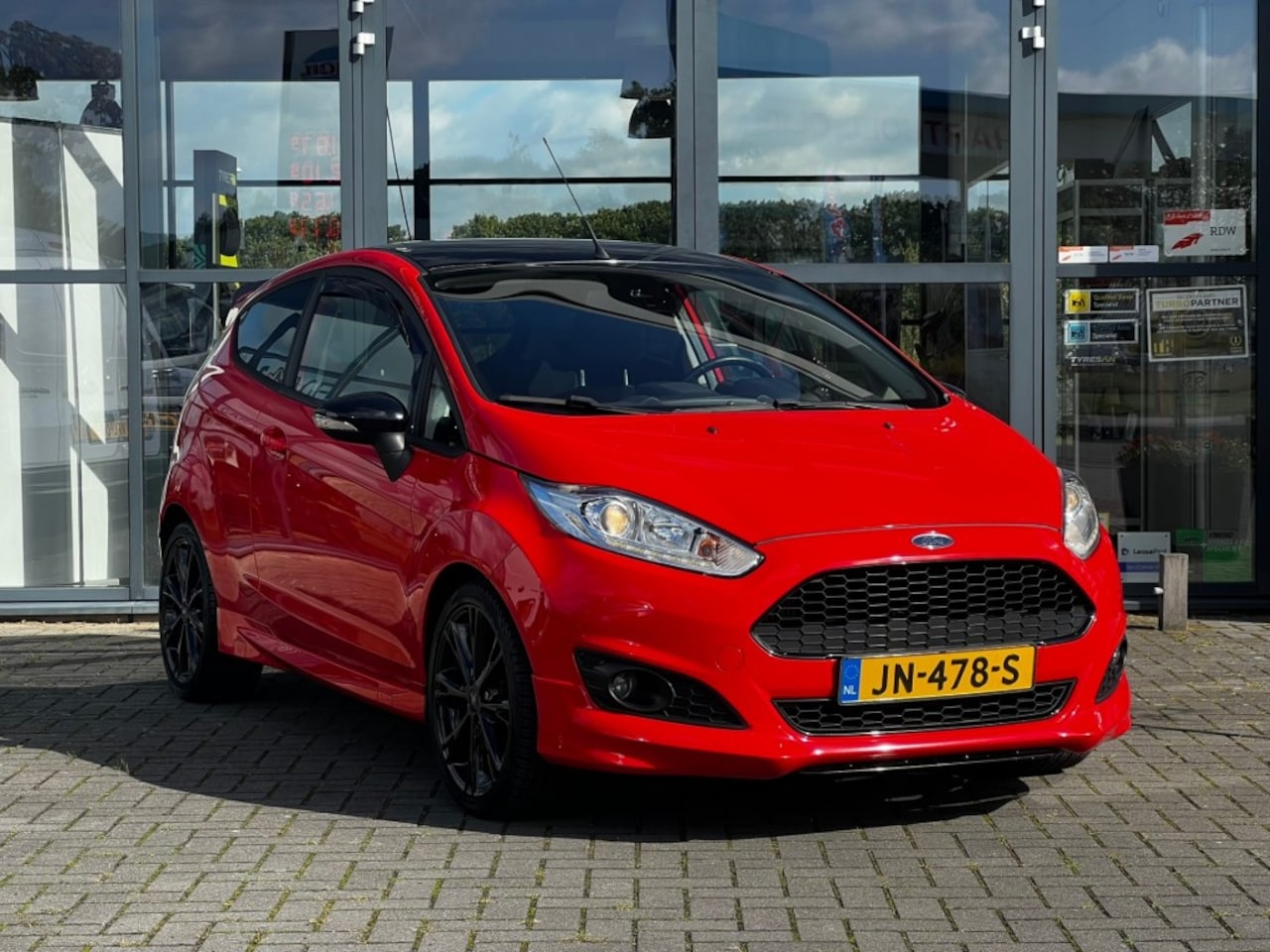 Ford Fiesta - 1.0 ECOB. RED Edition, NAP, 140pk - AutoWereld.nl