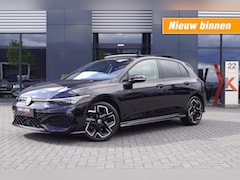Volkswagen Golf - R-line 1.5 eTSI 150pk DSG facelift Black style/Panodak /Camera /IQ Matrix LED /Head-up