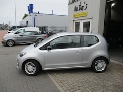 Volkswagen Up! - 1.0 High up BlueMotion Airco/Navi