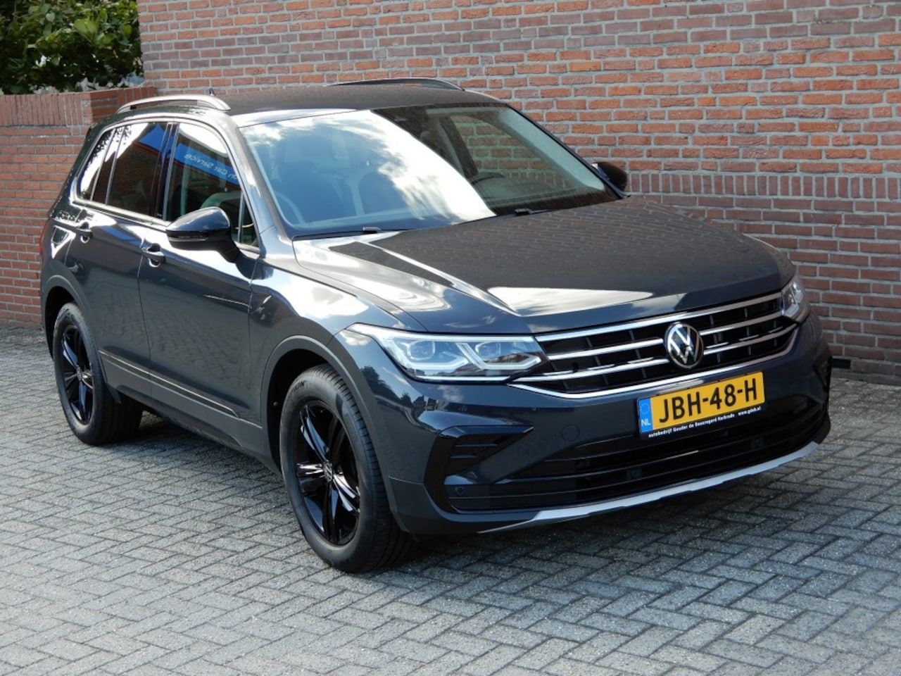 Volkswagen Tiguan - 1.5 TSI R-LINE BNS URBAN Sport automaat - AutoWereld.nl