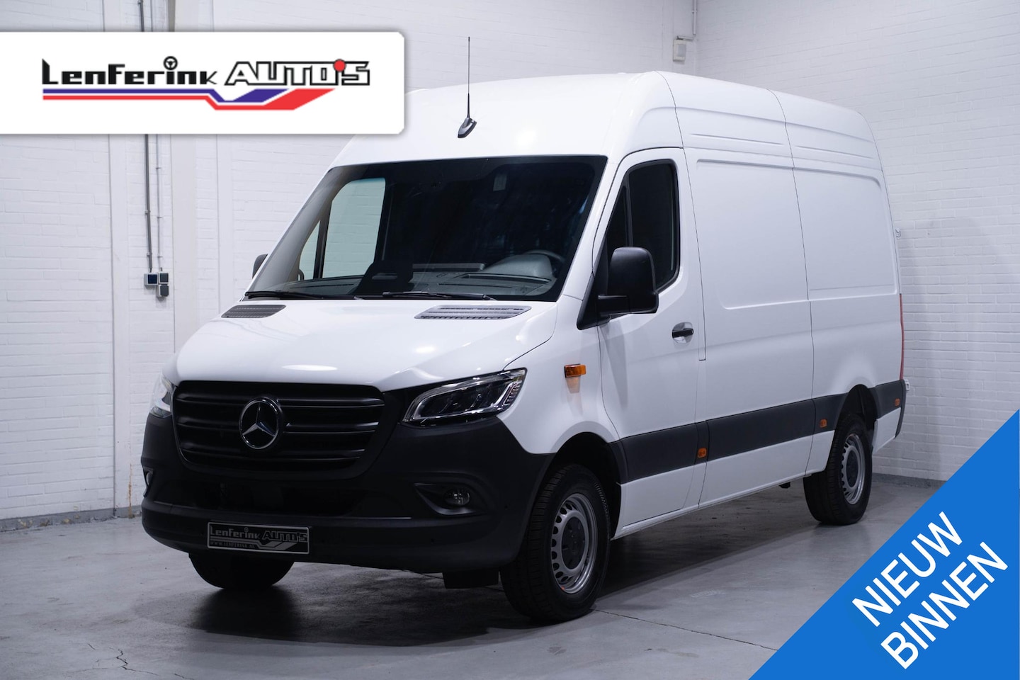 Mercedes-Benz Sprinter - 317 CDI 170 pk Pro Aut. L2H2 Facelift Navi Camera, LED Koplampen, Laadruimte Pakket, PDC V - AutoWereld.nl