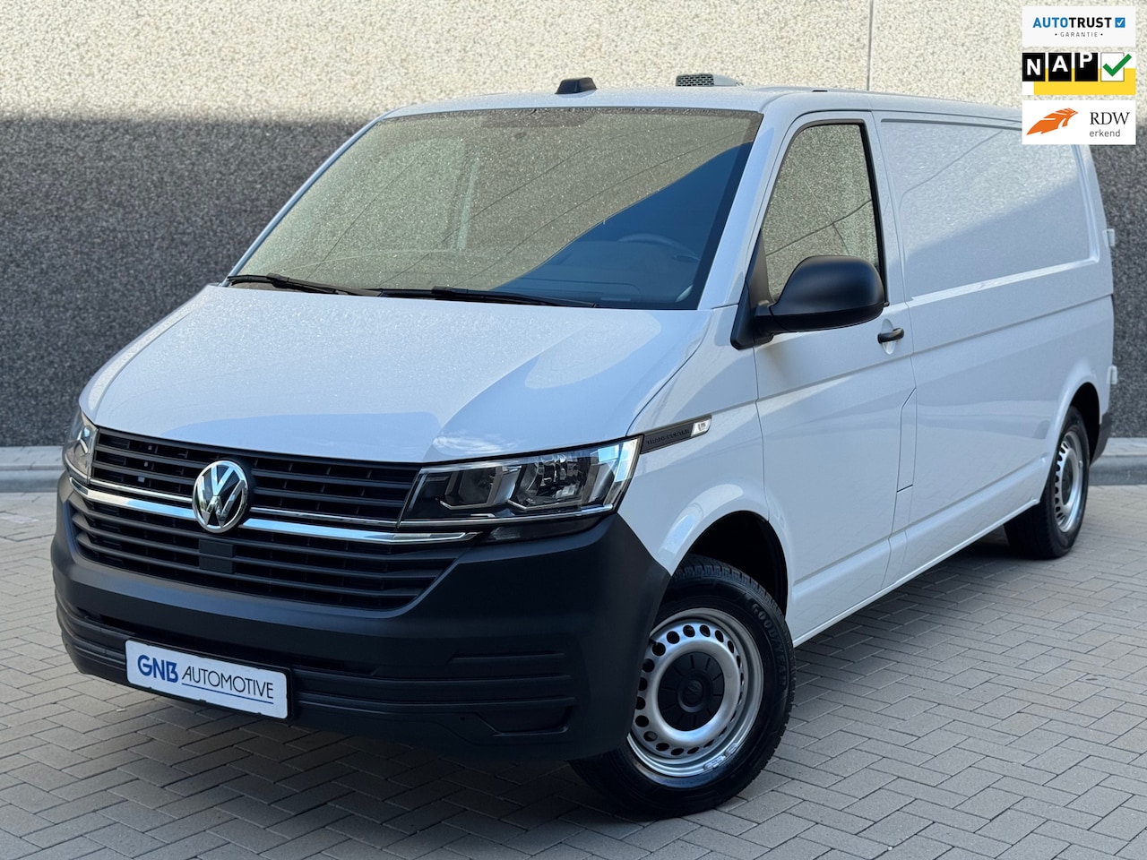 Volkswagen Transporter - 2.0 TDI L2H3 30 | 110pk | Cruise control | Carplay | Parkeersensoren | Airco | Laden inric - AutoWereld.nl