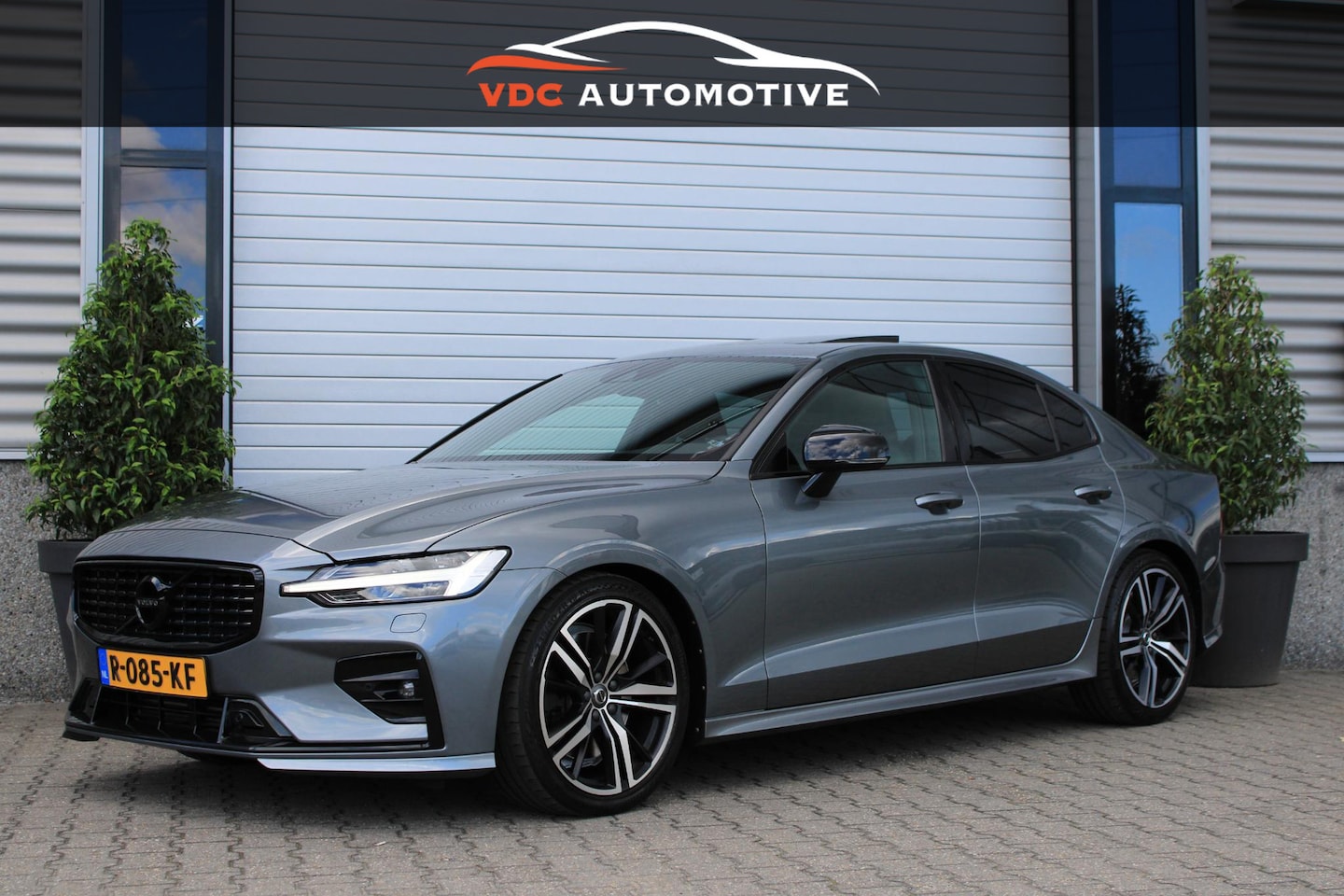Volvo S60 - 2.0 T5 R-Design Pano | Memory | Camera | R-Design | Leder | Navi | LED | Zwartpakket | Dea - AutoWereld.nl