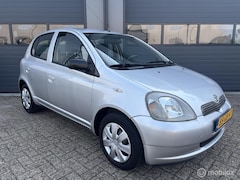 Toyota Yaris - 1.3-16V VVT-i Luna 5DEURS/AIRCO