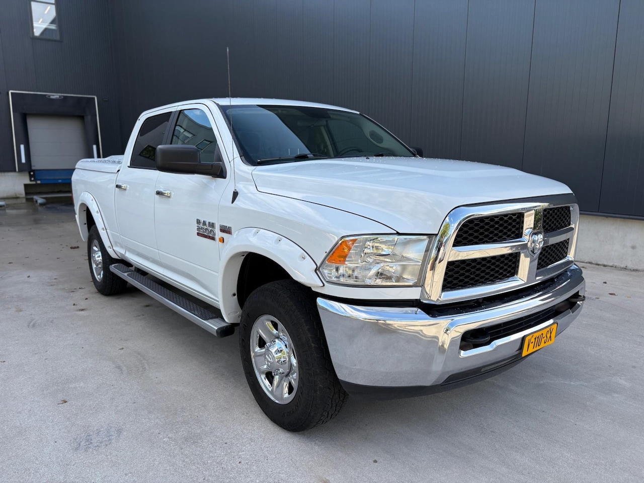 Dodge Ram 2500 - SLT Hemi 5.7 V8 - AutoWereld.nl