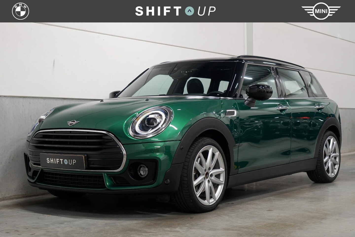 MINI Clubman - Mini 1.5 Cooper JCW | Panoramadak | Harman Kardon | Trekhaak - AutoWereld.nl