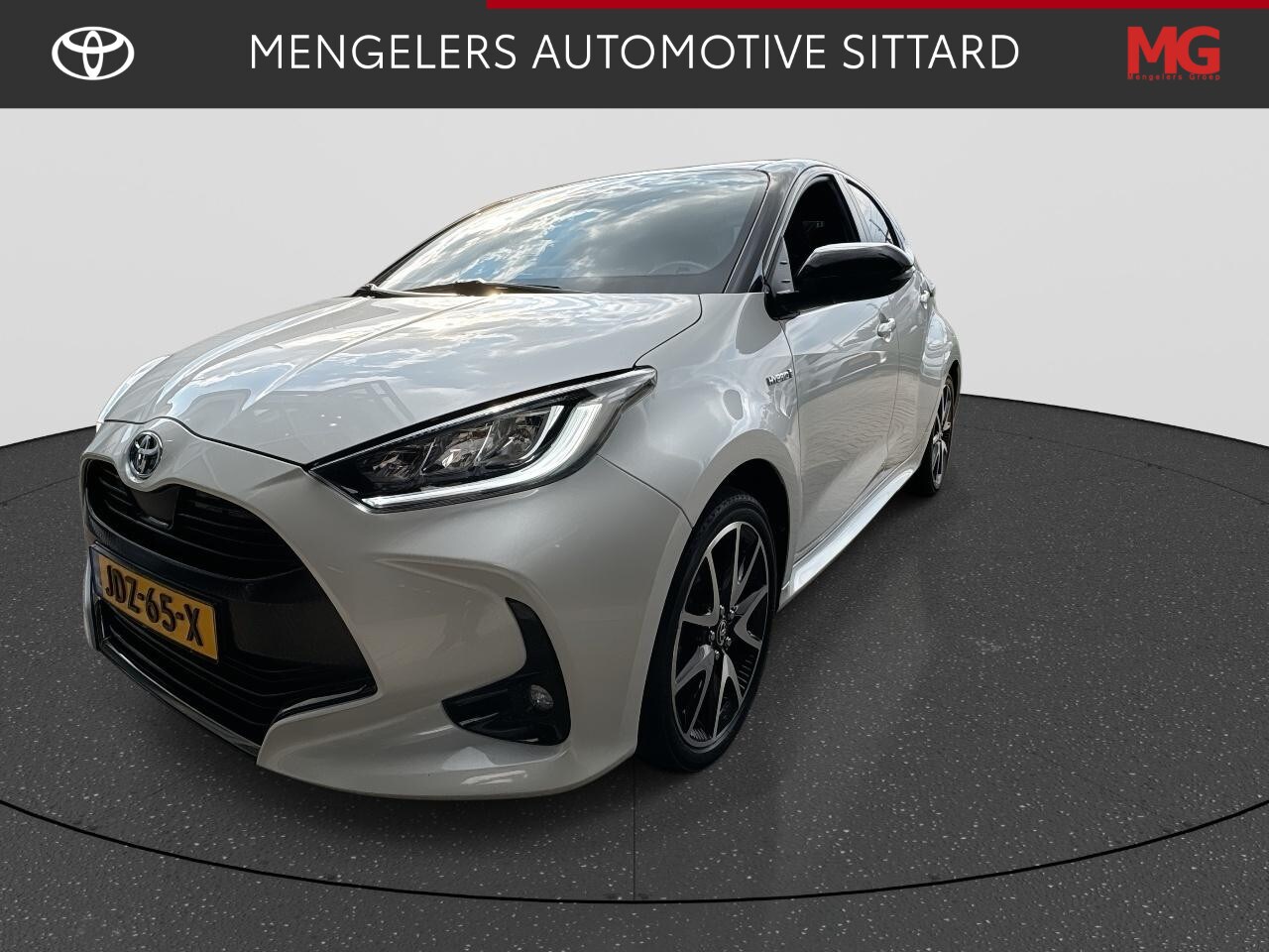 Toyota Yaris - 1.5 Hybrid Launch Edition Bi Tone - AutoWereld.nl