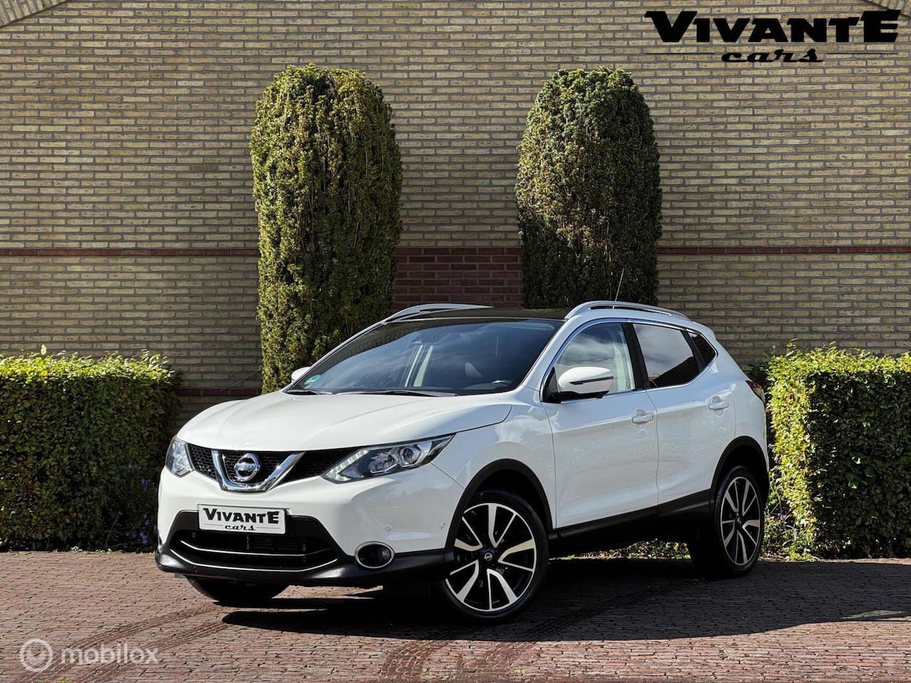 Nissan Qashqai - 1.2 Tekna Aut.*Pano*Leder*360-Camera*Cruise*Clima - AutoWereld.nl