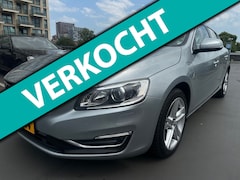Volvo V60 - 2.4 D6 AWD Plug-In Hybrid Summum Vol Optie Adaptief Cruise Lane Assist Dealer onderhouden