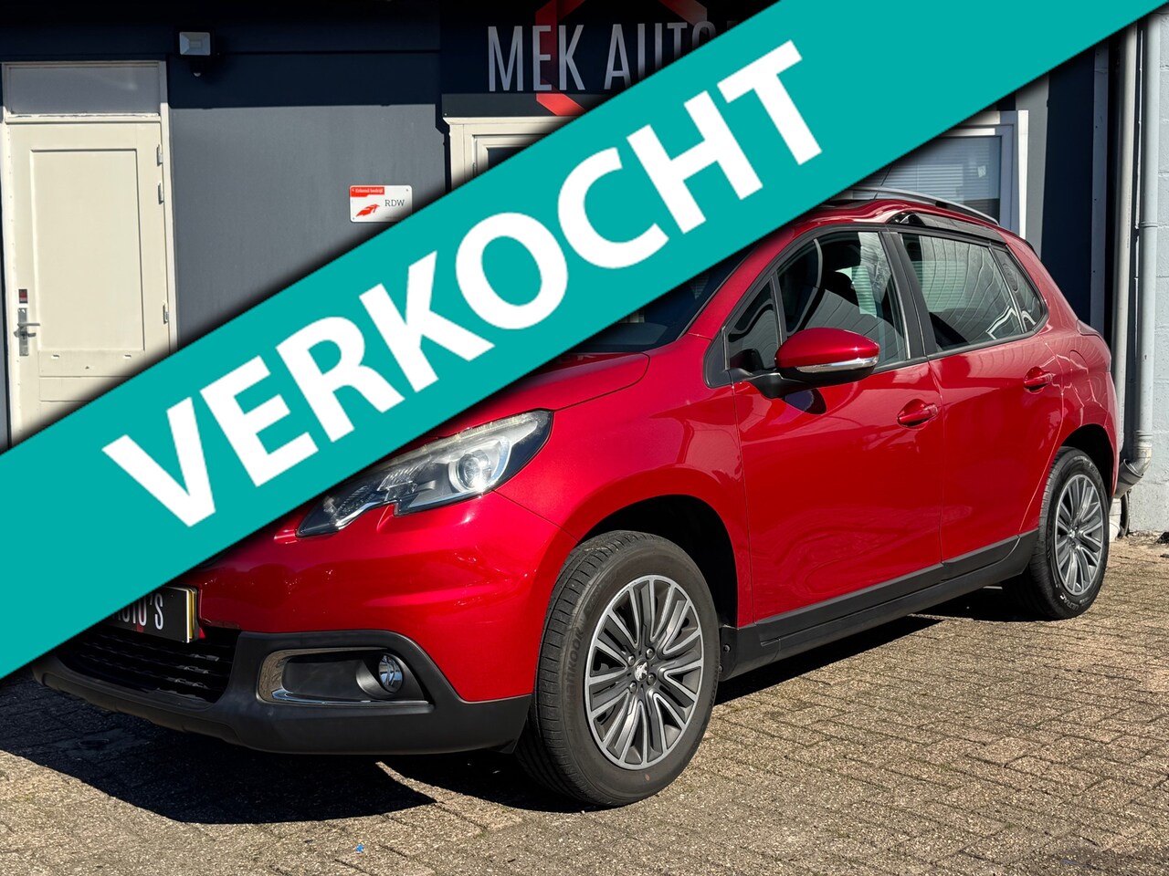 Peugeot 2008 - 1.2 PureTech Blue Lion|Navi|Cruise|Carplay|Trekhaak| - AutoWereld.nl