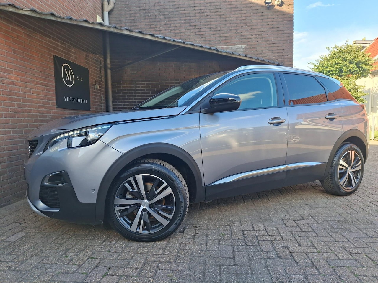 Peugeot 3008 - 1.6 e-THP GT Line 165pk Automaat / Carplay / Led Verlichting / Cruise Controle / Achteruit - AutoWereld.nl