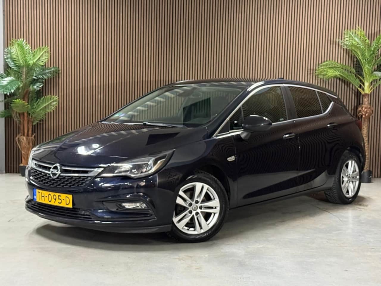 Opel Astra - 1.0 Online Ed. - AutoWereld.nl