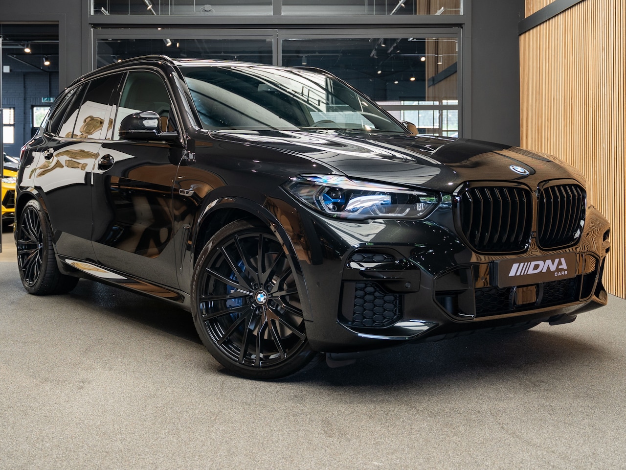 BMW X5 - xDrive 45e Executive 22 Inch M-Sport xDrive 45e Pano Volleder Head-Up - AutoWereld.nl