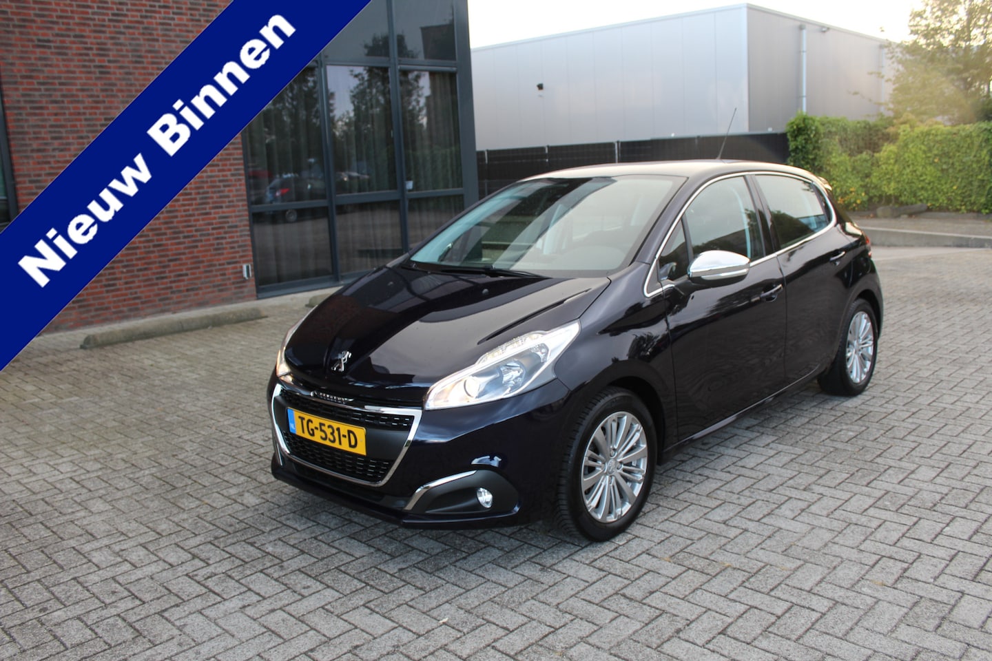 Peugeot 208 - 1.2 PureTech Blue Lease Executive Clima-Cruise-Navi-Carplay - AutoWereld.nl