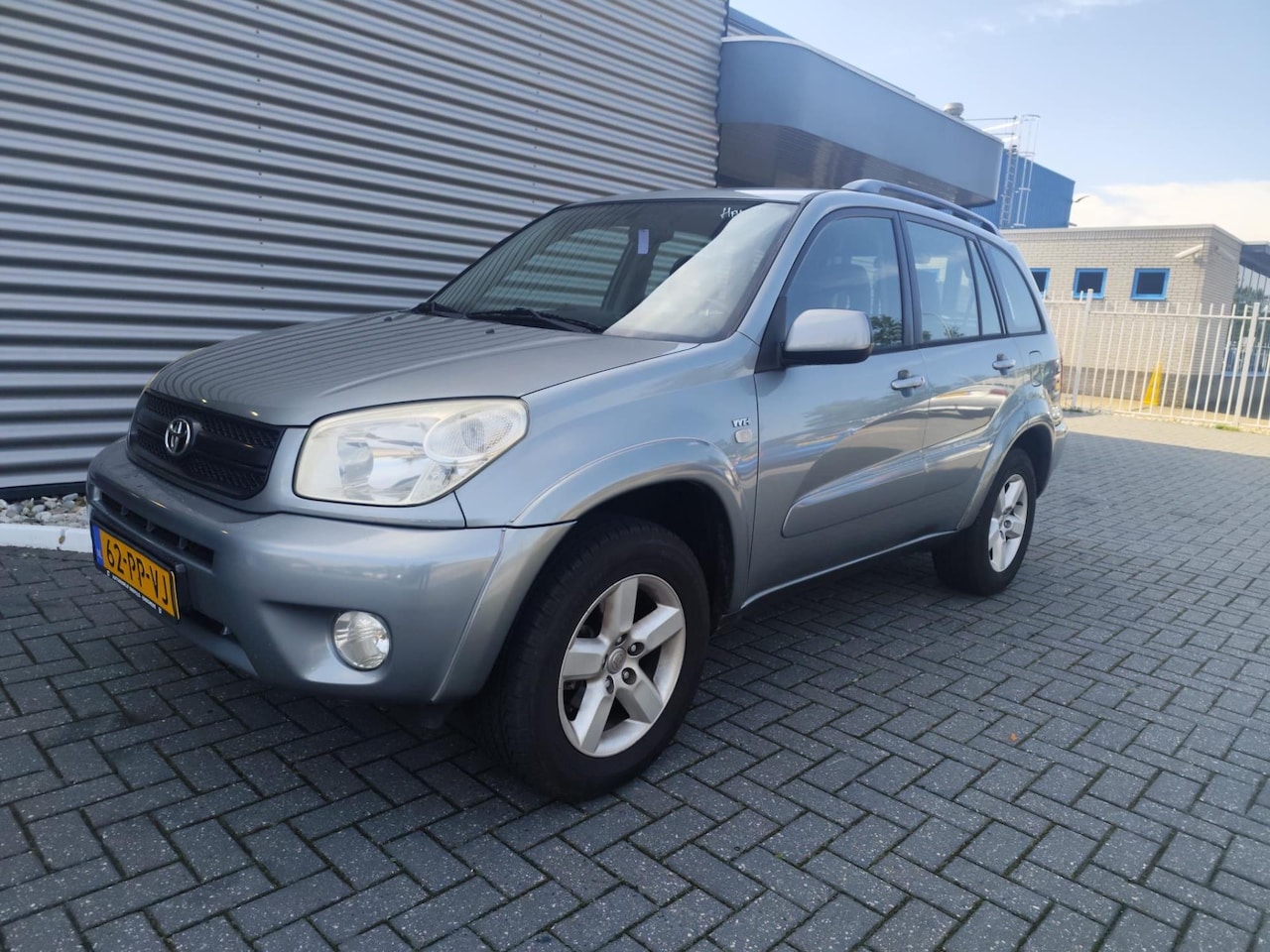 Toyota RAV4 - 2.0-16V VVT-i Sol 2.0-16V VVT-i Sol - AutoWereld.nl