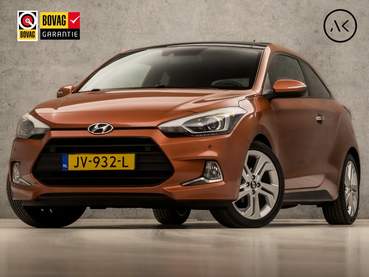 Hyundai i20 Coupé - 1.2 HP i-Drive Sport (SCHUIFDAK, NAVIGATIE, CAMERA, TREKHAAK, SPORTSTOELEN, KEYLESS, GETIN - AutoWereld.nl
