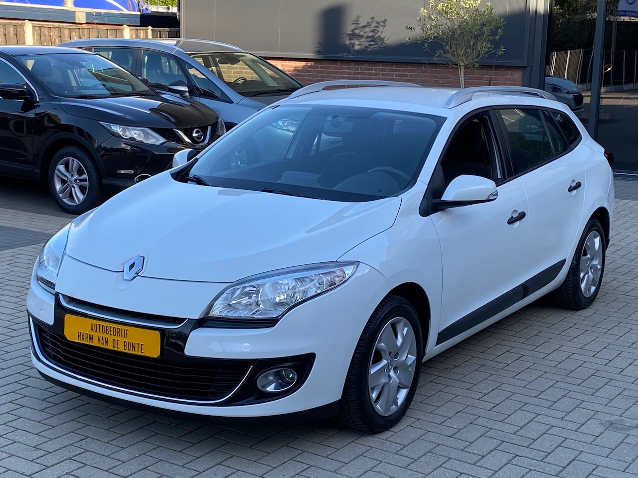 Renault Mégane Estate - 1.6 16v NIEUWSTAAT NAVI CRUISE AIRCO ELEKTR PAKKET - AutoWereld.nl