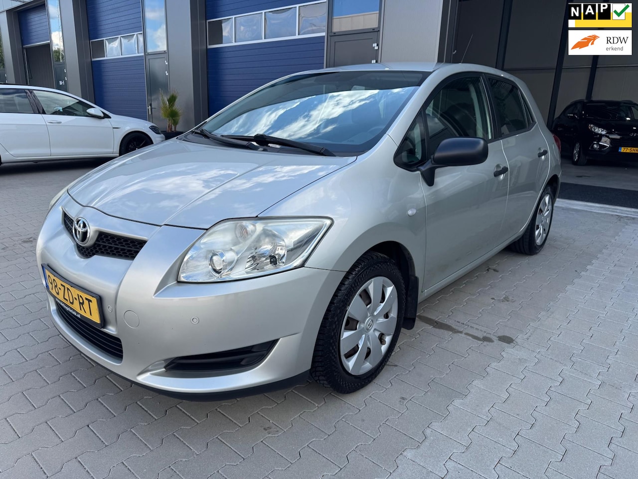 Toyota Auris - 1.6-16V Terra airco nap parkeersensor super nette auto!! - AutoWereld.nl