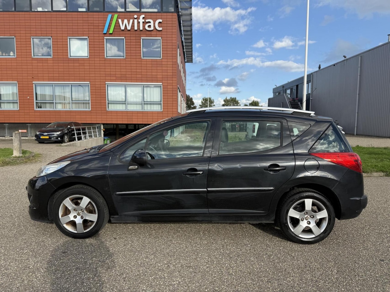 Peugeot 207 SW - 1.6 5-deurs Automaat Glazendak 1e Eigenaar - AutoWereld.nl