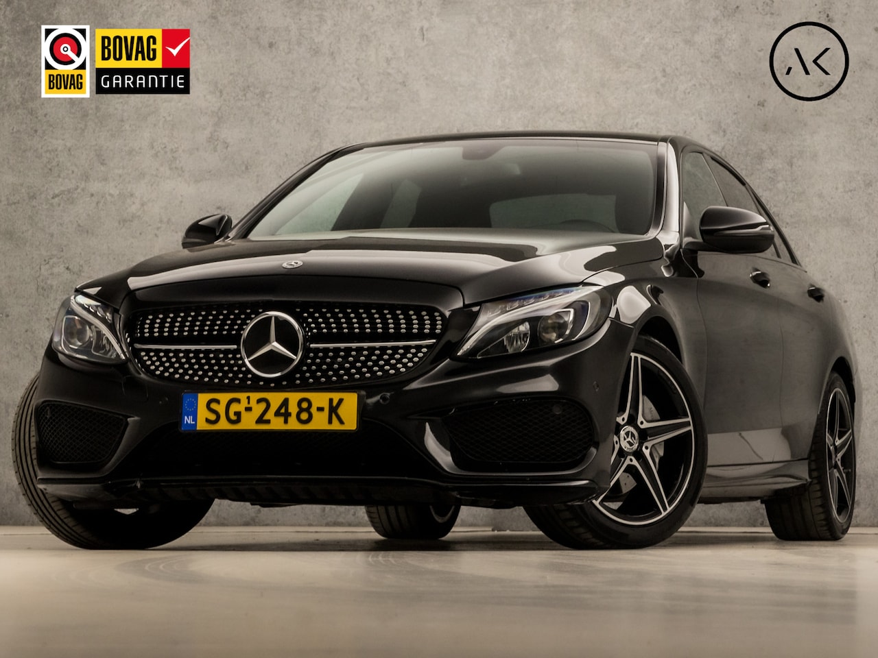 Mercedes-Benz C-klasse - 180 AMG Sport 157Pk Automaat (APPLE CARPLAY, NAVIGATIE, LEDER, CAMERA, BURMESTER, STOELVER - AutoWereld.nl