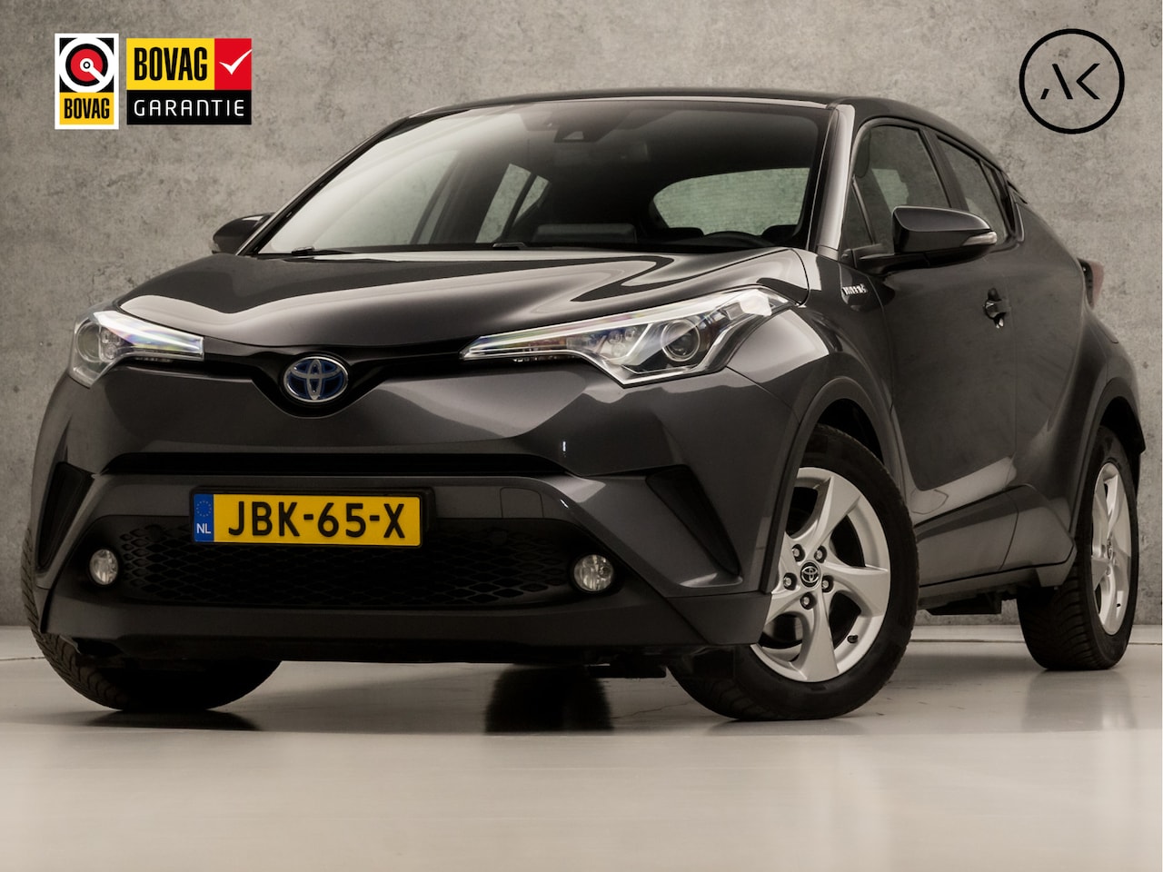 Toyota C-HR - 1.8 Hybrid Sport Automaat (NAVIGATIE, CLIMATE, CAMERA, XENON, SPORTSTOELEN, ZWART HEMEL, L - AutoWereld.nl