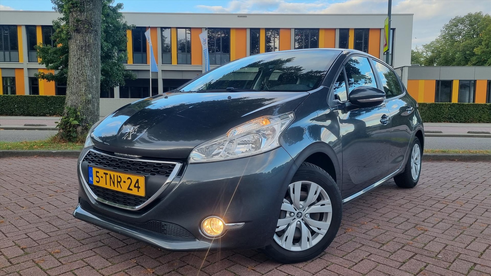 Peugeot 208 - 1.2 VTi 5drs Envy Nwe Distr.riem/ /Navi/Clima - AutoWereld.nl