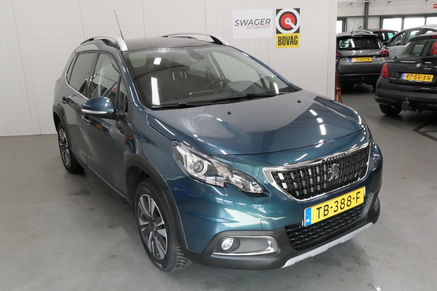 Peugeot 2008 - 1.2 PureTech Allure 1.2 PureTech 110pk Allure (1ste eigenaars&Dealeronderhouden) - AutoWereld.nl