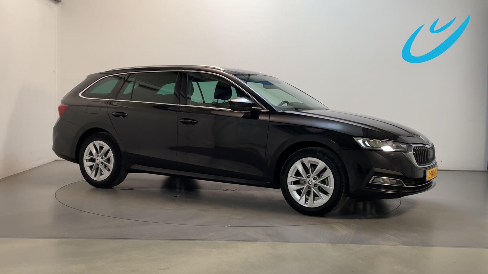 Skoda Octavia Combi - 1.0 TSI 110pk 6-bak Business Edition Plus Virtual Cockpit Navigatie Parkeersensoren DAB+ - AutoWereld.nl
