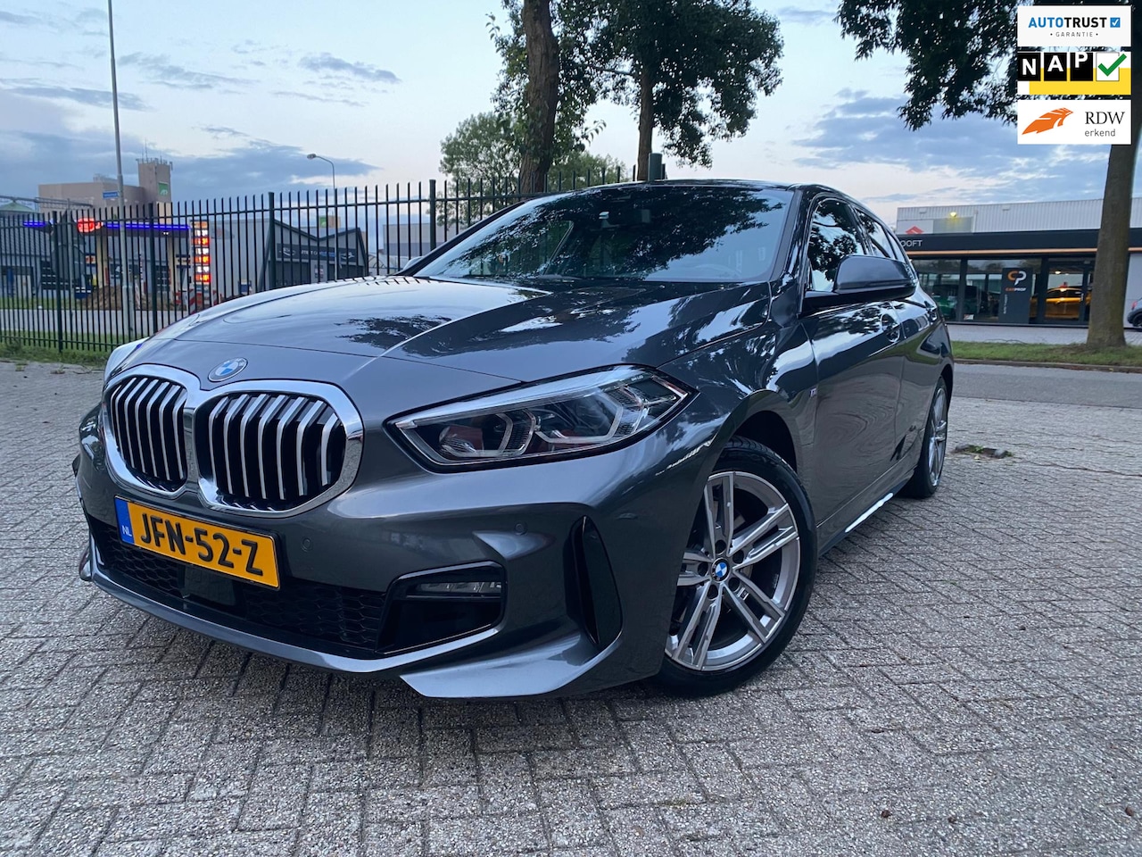 BMW 1-serie - 118i High Automaat Executive M-Pakket Navi Cruise - AutoWereld.nl