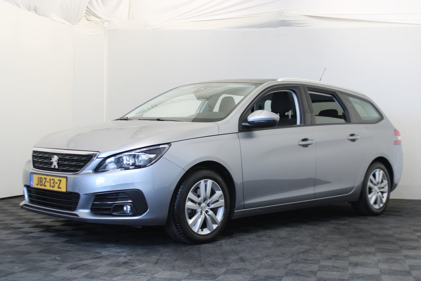Peugeot 308 SW - 1.2 PureTech Blue Lease Allure |Pano|Stoelverwarming| - AutoWereld.nl
