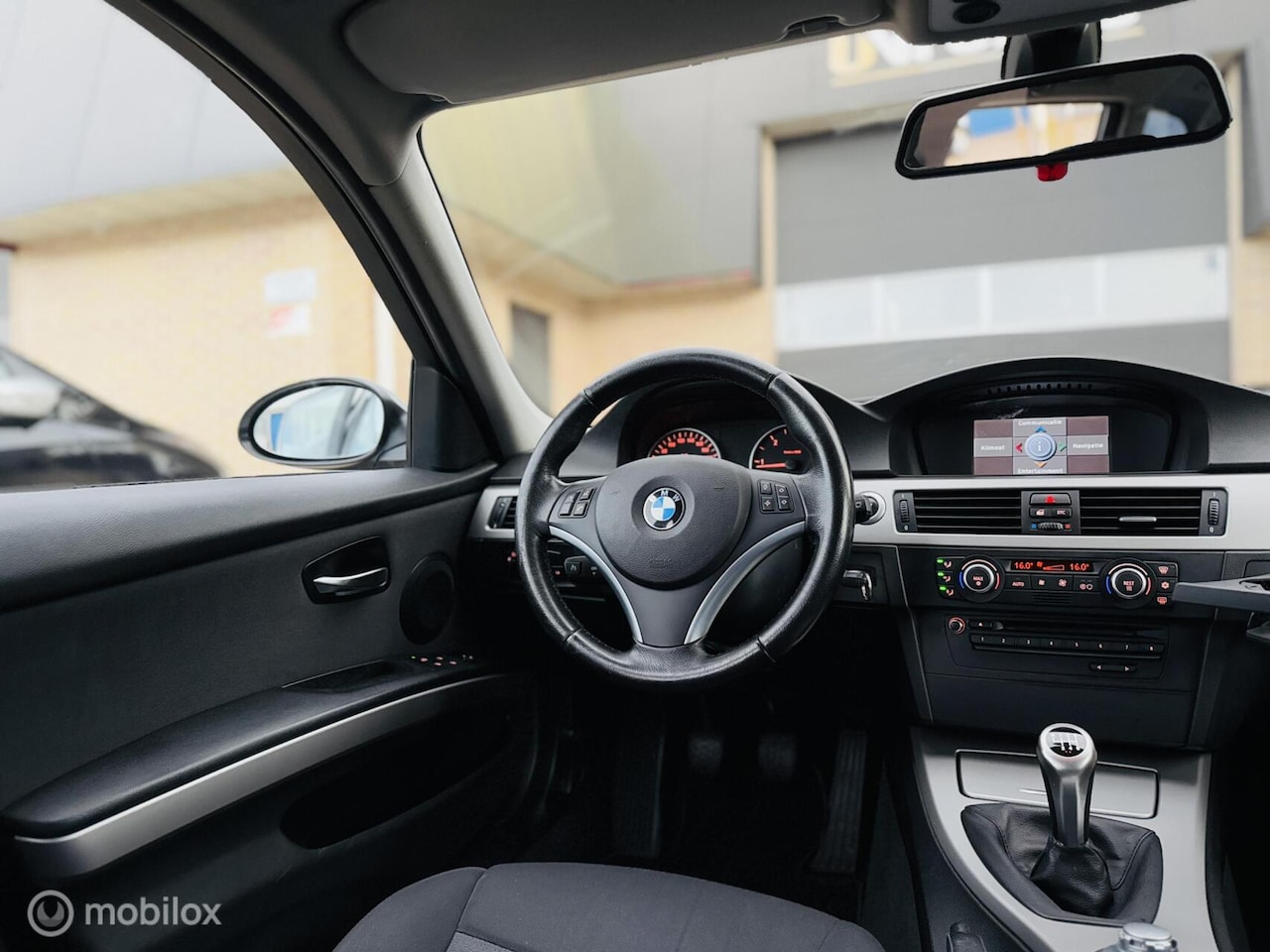 BMW 3-serie Touring - 318d Business Line|Clima|Navi|Cruis|APK - AutoWereld.nl