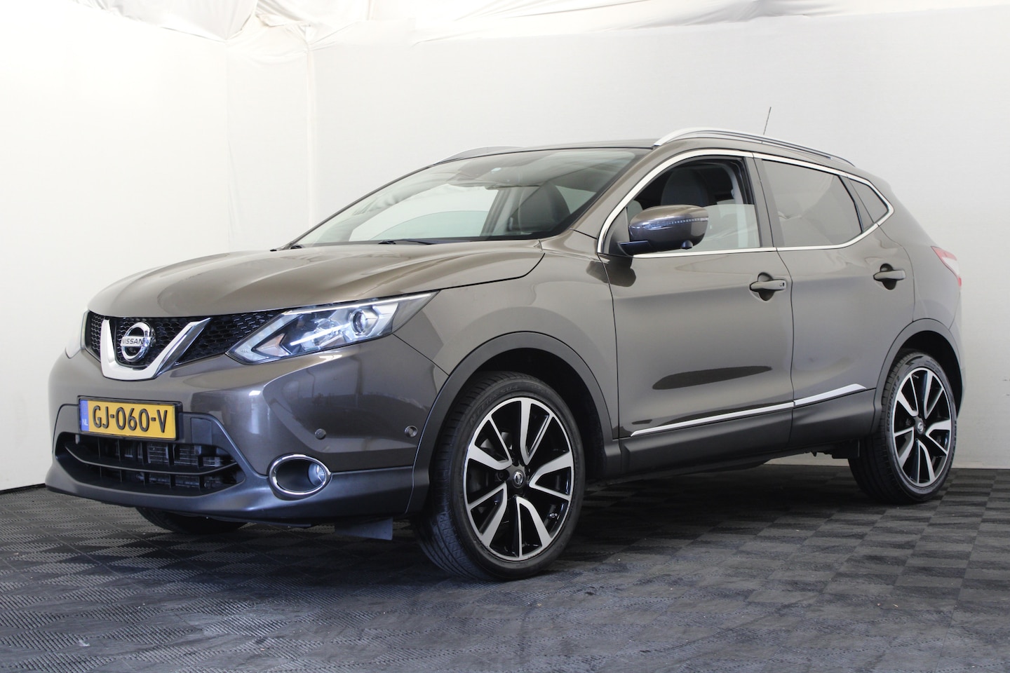 Nissan Qashqai - 1.2 Tekna |Pano|Leder| - AutoWereld.nl