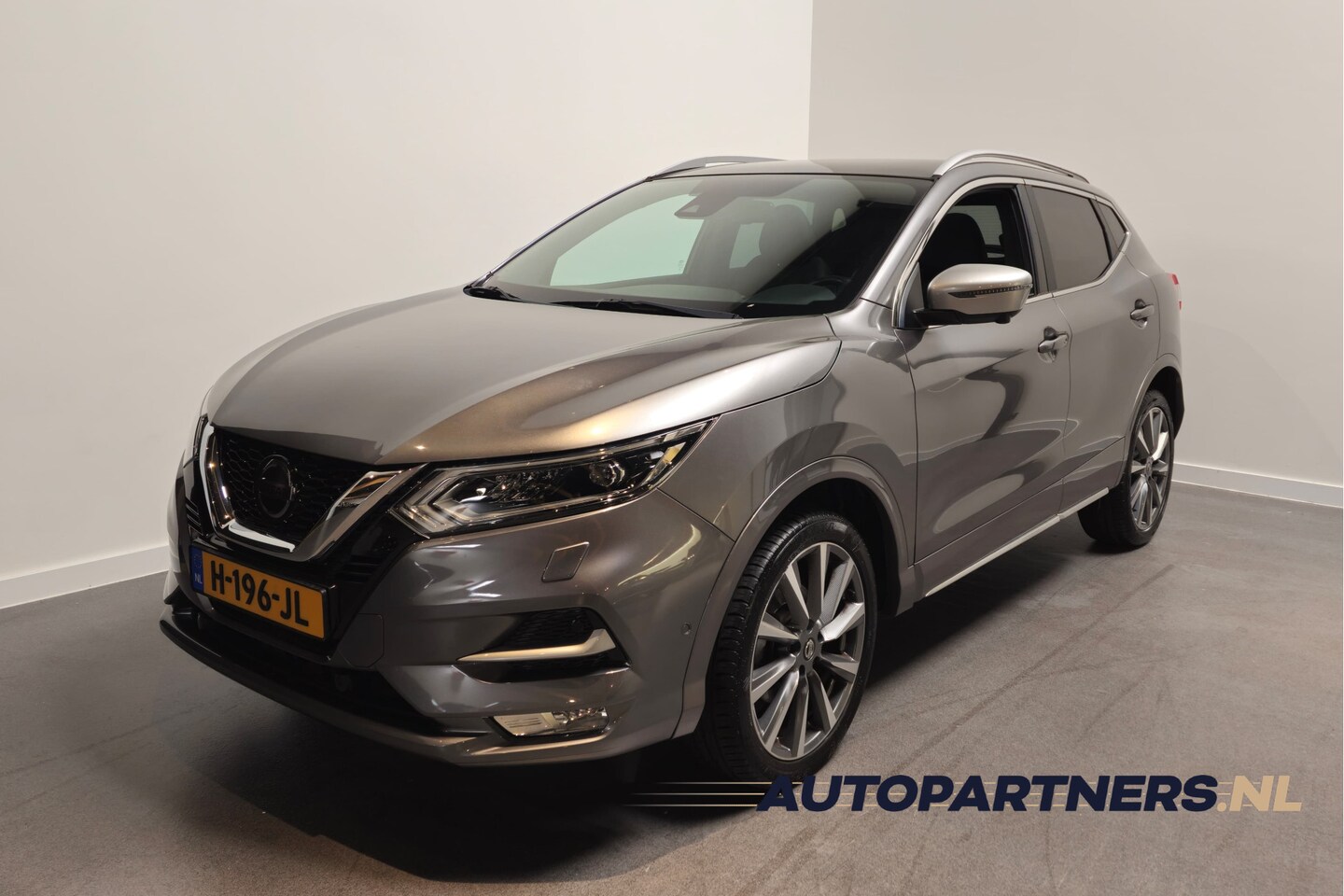 Nissan Qashqai - 1.3 DIG-T Tekna + -  Apple Carplay/Android Auto - Leder - Panoramadak - Bose premium audio - AutoWereld.nl