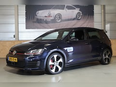 Volkswagen Golf - GOLF 7 GTI 2.0 PERF DSG /Panorama dak/ VW dealer onderhouden