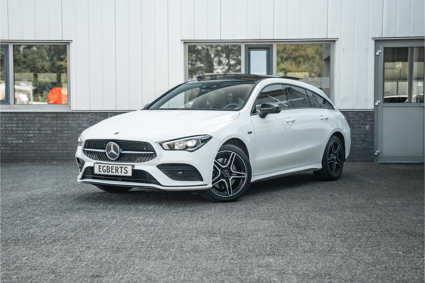 Mercedes-Benz CLA-klasse Shooting Brake - 250e AMG LINE / PANO / TRHK / ACC / APPLE CAR / 18" LMV - AutoWereld.nl