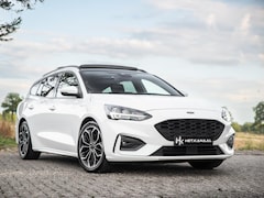 Ford Focus Wagon - 1.5 ST Line Business Pano ACC Trekhaak Keyless