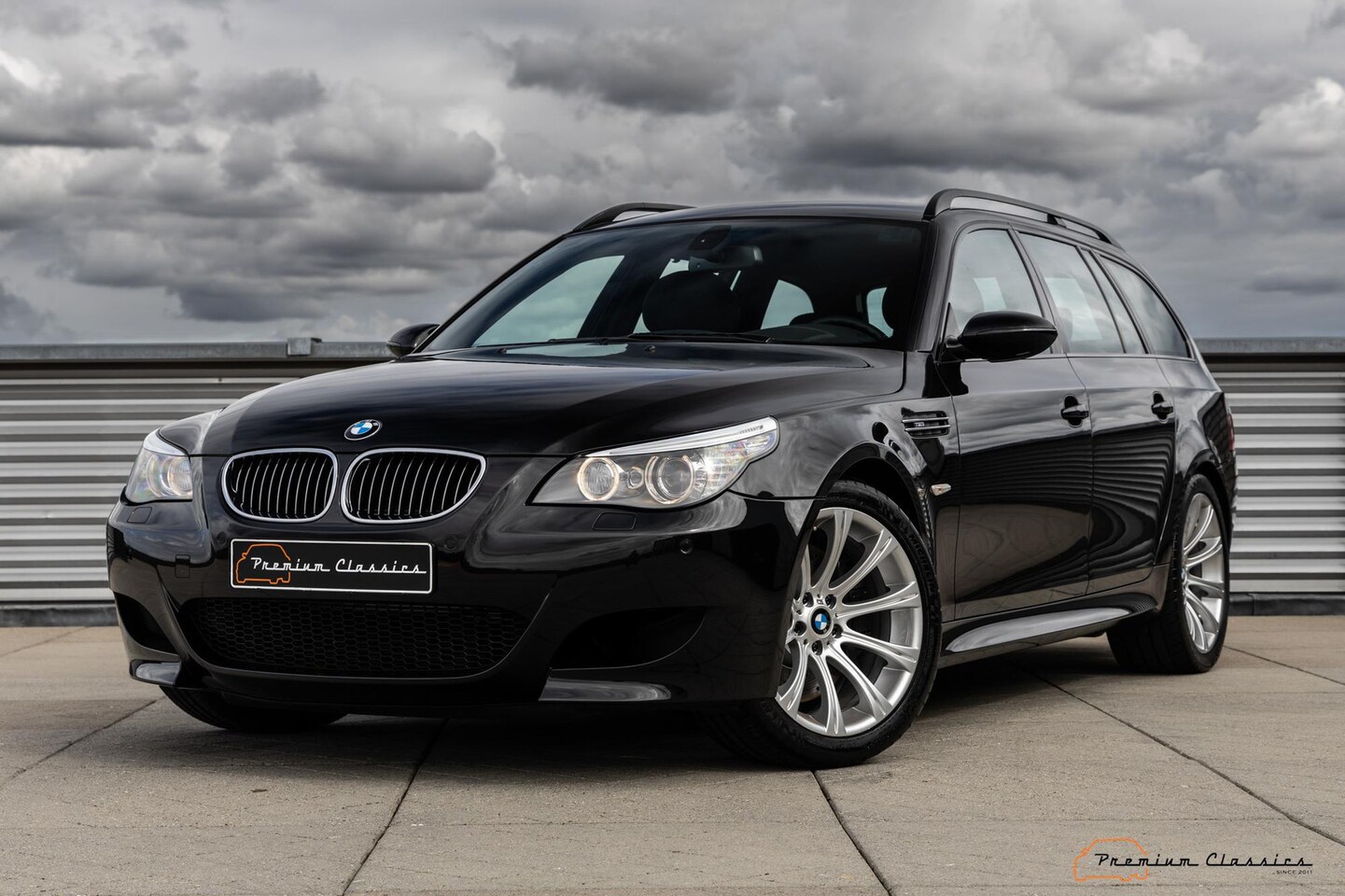 BMW M5 - Touring E61 | 46.000KM | New Condition | Softclose | Comfort Access - AutoWereld.nl