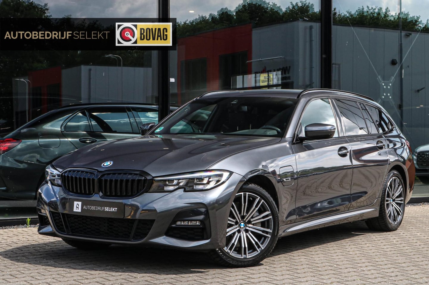 BMW 3-serie Touring - 330e - M-SPORT - CARPLAY - SFEERVERLICHTING - AutoWereld.nl