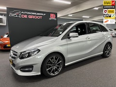 Mercedes-Benz B-klasse - 180 Ambition / NL-auto, Automaat, Bluetooth, Trekhaak