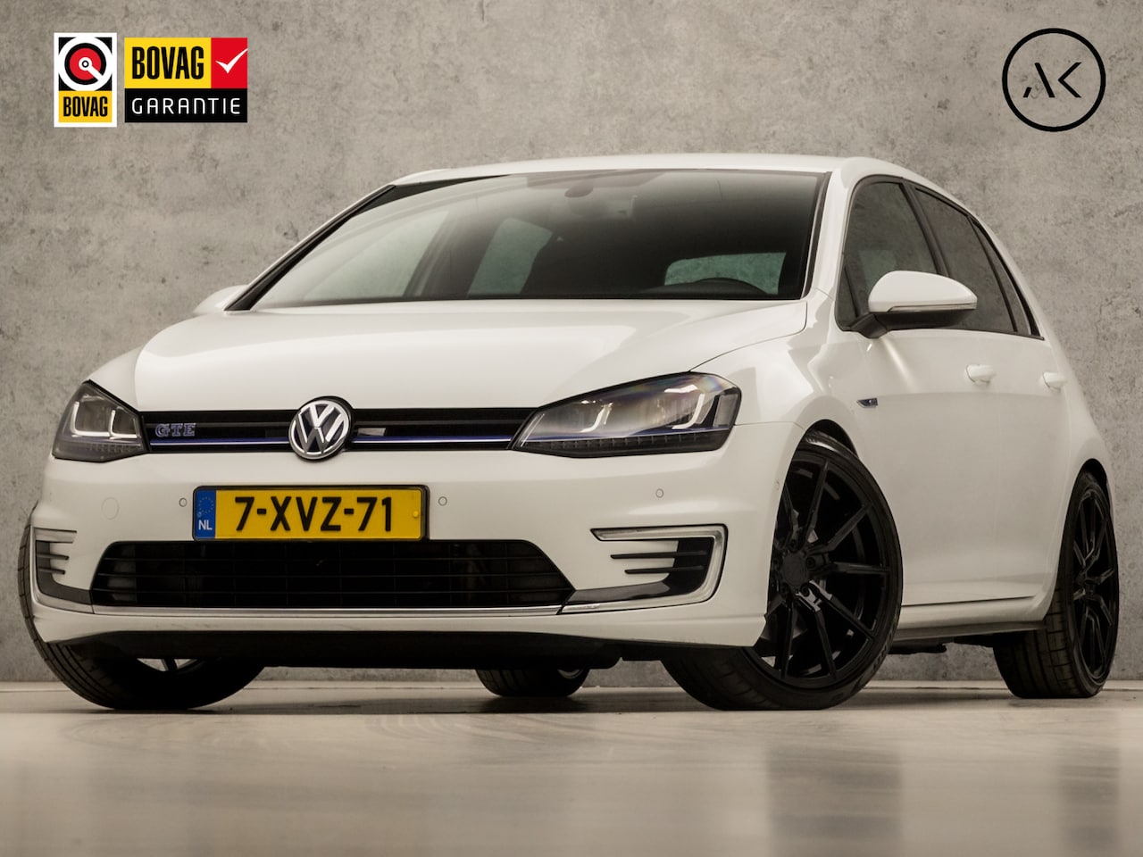 Volkswagen Golf - 1.4 TSI GTE Sport 204Pk Automaat (NAVIGATIE, CLIMATE, CRUISE, PARKEERSENSOREN, 19'' LM VEL - AutoWereld.nl