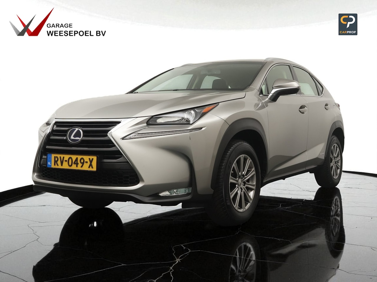 Lexus NX - 300h Business Line - 26.000 km - Navigatie - Camera - 17 inch LM velgen - Climate control - AutoWereld.nl