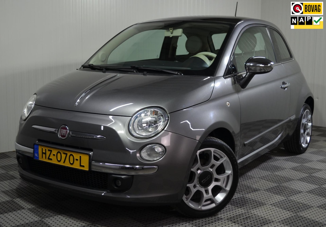 Fiat 500 - 1.2 Lounge / Pano.dak / Airco / Pdc / Lm velgen / 4 cilinder - AutoWereld.nl