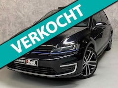 Volkswagen Golf - 1.4 TSI GTE /Pano /Camera /Leer /Stoeverwarming