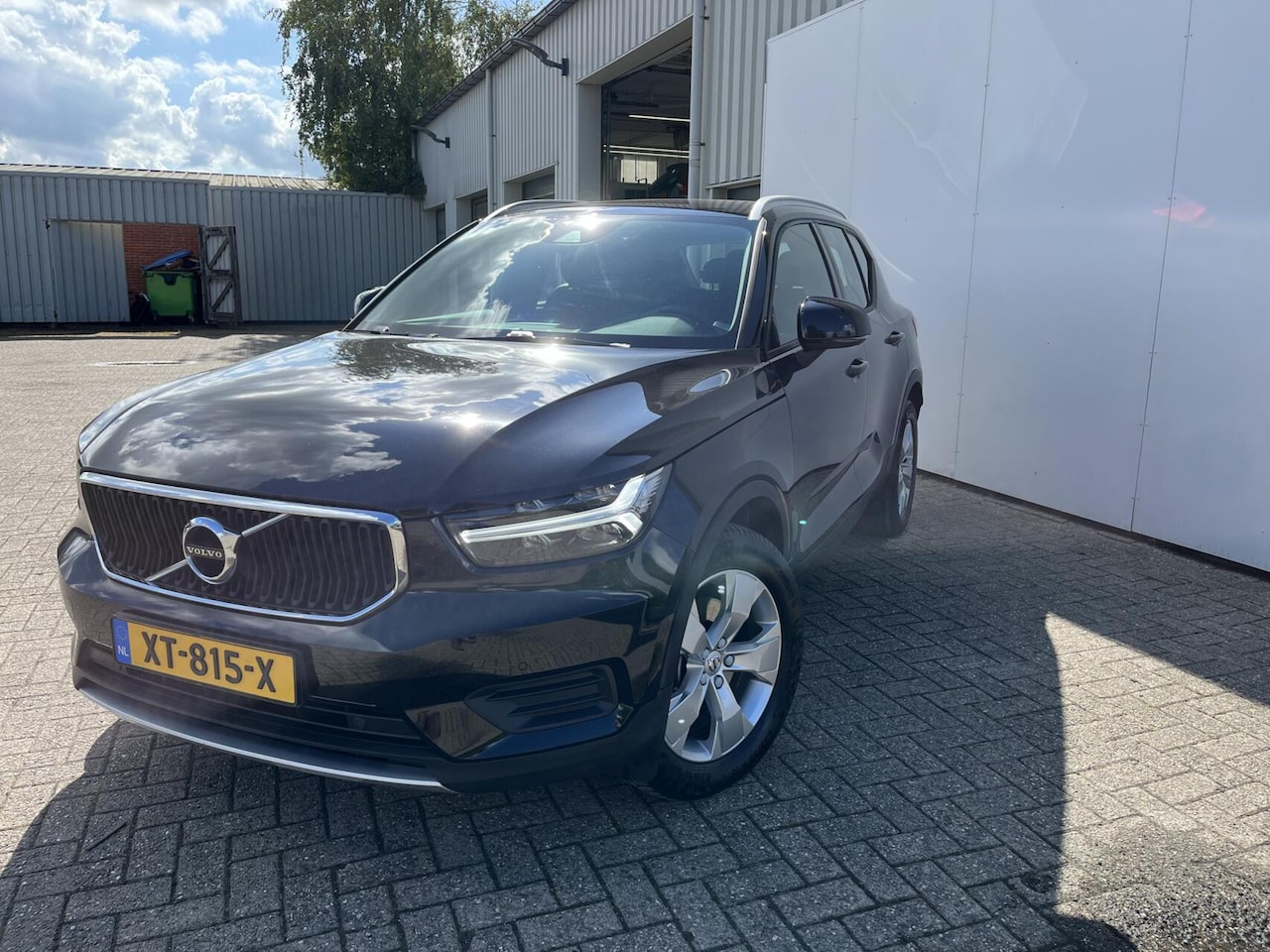 Volvo XC40 - 2.0 T4 Momentum|PAS V/A|Trekhaak|Camera|Stoelverw.| - AutoWereld.nl