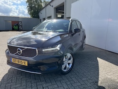 Volvo XC40 - 2.0 T4 Momentum|PAS V/A|Trekhaak|Camera|Stoelverw.|