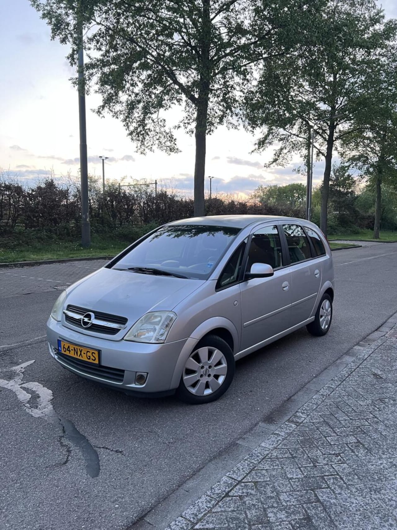 Opel Meriva - 1.8-16V Cosmo 1.8-16V Cosmo NIEUWE APK !! - AutoWereld.nl
