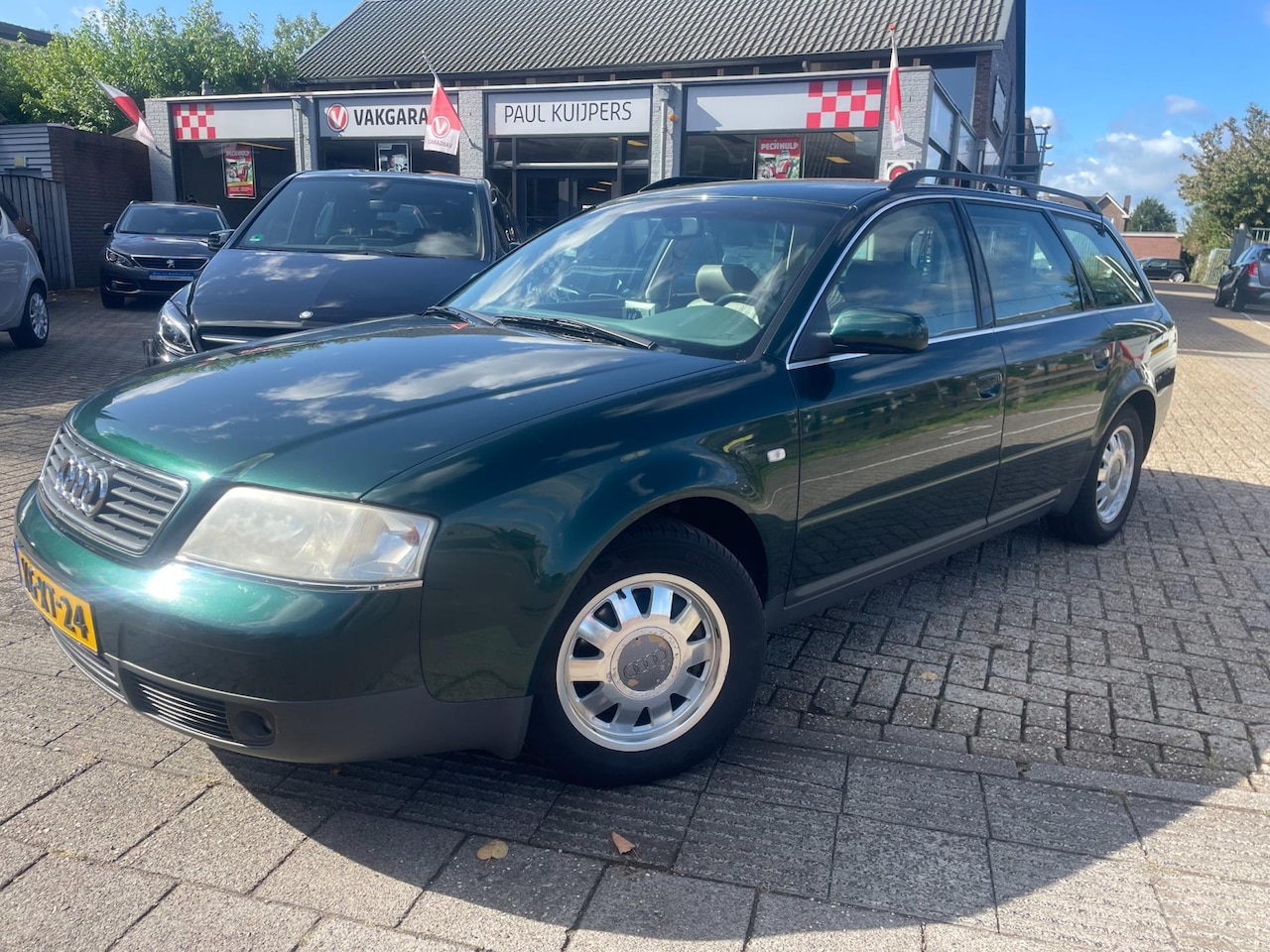 Audi A6 Avant - 2.4 5V Advance AUTOMAAT *6-cylinder + leder + trekhaak* - AutoWereld.nl