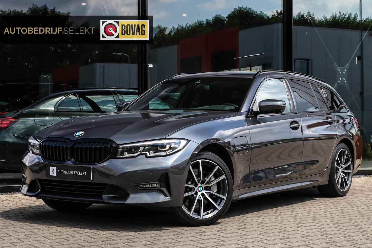 BMW 3-serie Touring - 330e xDrive - TREKHAAK - 360 CAMERA - AutoWereld.nl